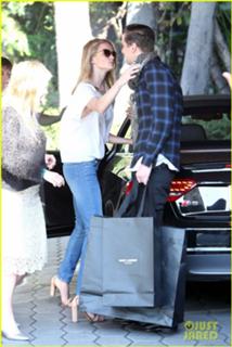 Rosie Huntington-Whiteley feet photo thumbnail