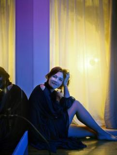 Maggie Gyllenhaal feet photo thumbnail
