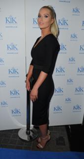 Helen Flanagan feet photo thumbnail