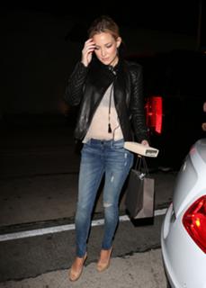 Kate Hudson feet photo thumbnail