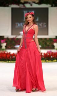 Miranda Kerr feet photo thumbnail