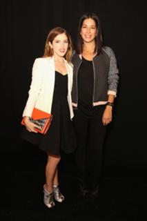 Anna Kendrick feet photo thumbnail