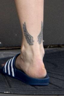 Rita Ora feet photo thumbnail