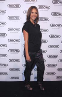 Jessica Alba feet photo thumbnail