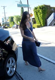 Minka Kelly feet photo thumbnail