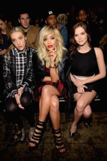 Rita Ora feet photo thumbnail
