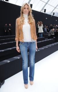 Elena Santarelli feet photo thumbnail