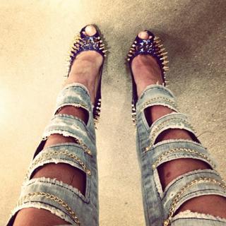 Gigi Hadid feet photo thumbnail