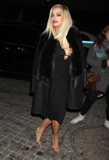 Rita Ora feet photo thumbnail