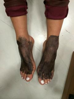 Tania Rincón feet photo thumbnail