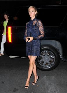 Kim Raver feet photo thumbnail