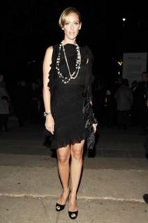 Kim Raver feet photo thumbnail