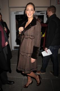 Kim Raver feet photo thumbnail