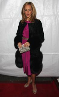Kim Raver feet photo thumbnail