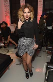Adrienne Houghton feet photo thumbnail
