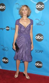 Kim Raver feet photo thumbnail