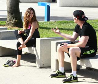Kelly Brook feet photo thumbnail