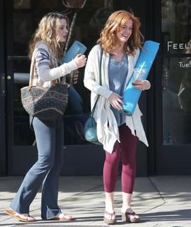 Gillian Jacobs feet photo thumbnail