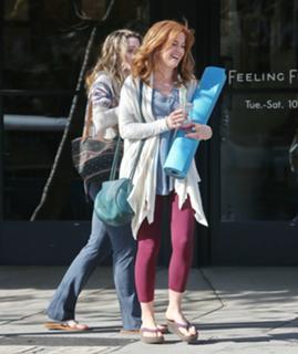 Gillian Jacobs feet photo thumbnail