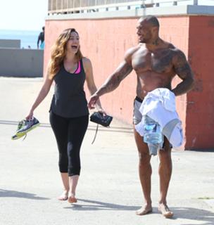 Kelly Brook feet photo thumbnail
