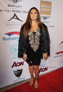 Tia Carrere feet photo thumbnail