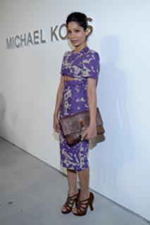 Freida Pinto feet photo thumbnail