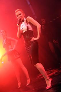 Kylie Minogue feet photo thumbnail