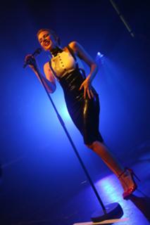 Kylie Minogue feet photo thumbnail