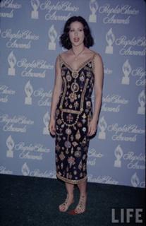 Demi Moore feet photo thumbnail