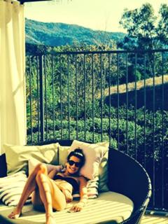 Lea Michele feet photo thumbnail