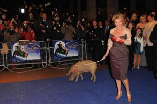 Emma Thompson feet photo thumbnail