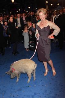 Emma Thompson feet photo thumbnail