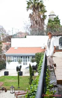 Cristina Ferreira feet photo thumbnail
