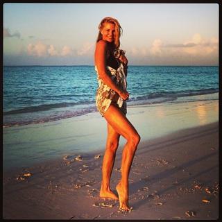 Christie Brinkley feet photo thumbnail