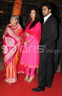 Aishwarya Rai Bachchan feet photo thumbnail