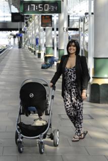 Kym Marsh feet photo thumbnail