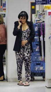 Kym Marsh feet photo thumbnail