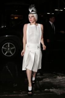 Lady Gaga feet photo thumbnail