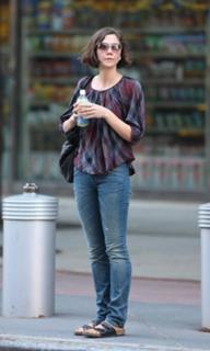 Maggie Gyllenhaal feet photo thumbnail