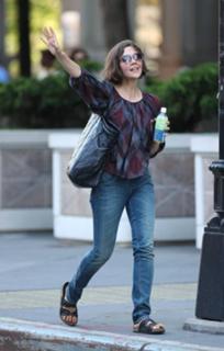 Maggie Gyllenhaal feet photo thumbnail