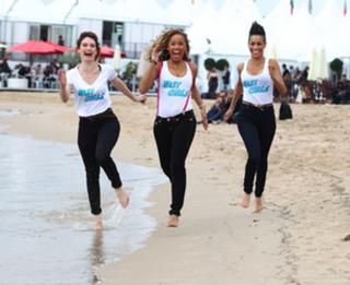 Lily James feet photo thumbnail