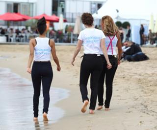 Lily James feet photo thumbnail