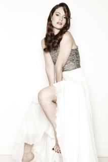 Lily James feet photo thumbnail