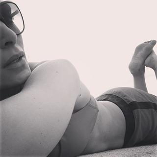 Franciely Freduzeski feet photo thumbnail