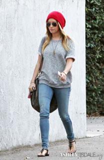 Ashley Tisdale feet photo thumbnail