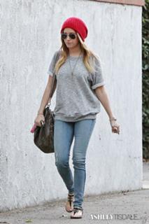 Ashley Tisdale feet photo thumbnail