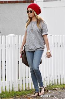 Ashley Tisdale feet photo thumbnail