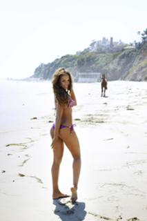 Dania Ramirez feet photo thumbnail