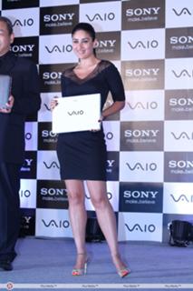 Kareena Kapoor feet photo thumbnail