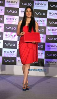 Kareena Kapoor feet photo thumbnail
